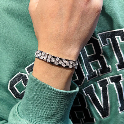 Alternative view of 【莫桑鑽】奢華蜂巢微鑲鑽10MM寬版S925銀鍍白金手鏈15-21CM