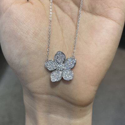 Alternative view of 【莫桑鑽】滿鑽五瓣花0.3+1.36克拉S925銀鍍白金項鏈