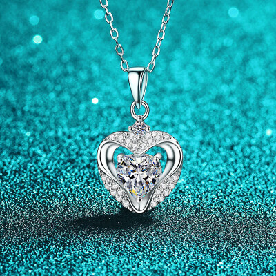 Alternative view of 【莫桑鑽】1克拉愛心鏤空心形S925銀鍍鉑金項鏈