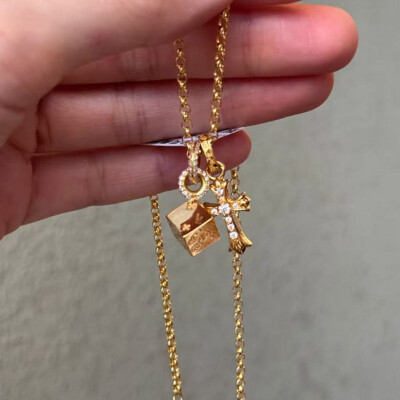 Alternative view of 【S925銀鍍金】輕奢復古骰子十字架項鏈