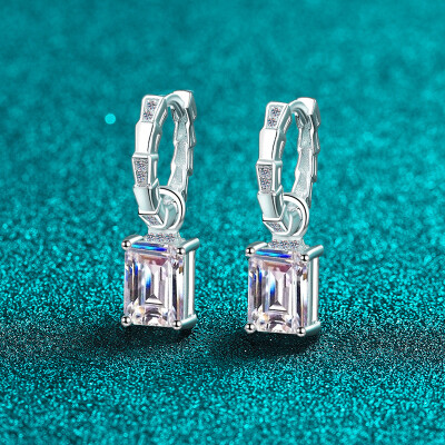 Alternative view of 【莫桑鑽】可拆卸兩戴蛇骨扣2克拉+2克拉矩形鑽S925銀鍍鉑金耳環