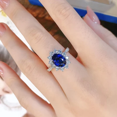 Alternative view of 【S925銀鍍白金】戴妃皇家藍8*10mm高碳鑽戒指