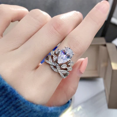 Alternative view of 【S925銀鍍白金】豪華皇冠8*12mm水滴梨形戒指