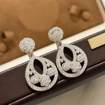 Alternative view of 【S925銀】爆閃豪華滿鑽雪花大耳環