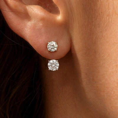 Alternative view of 【莫桑鑽】一款兩戴可拆卸30分4mm&50分5mm圓鑽S925銀鍍金耳環