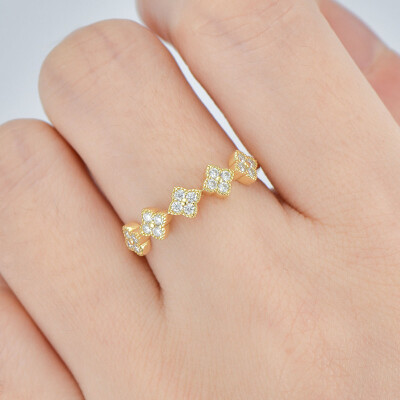 Alternative view of 【莫桑鑽】金銀兩色細款滿鑽四葉草S925銀鍍金戒指