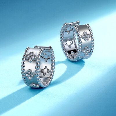 Alternative view of 【莫桑鑽】金銀兩色輕奢四葉草珠邊S925銀鍍金耳環